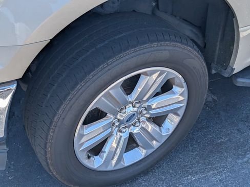 Used 2018 Ford F150 XLT w/ Equipment Group 302A Luxury AWD/4WD image 10