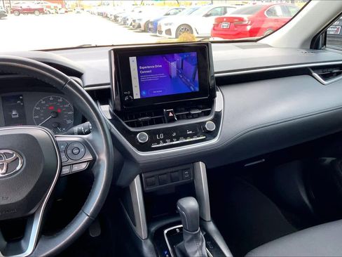 Used 2023 Toyota Corolla Cross LE image 6