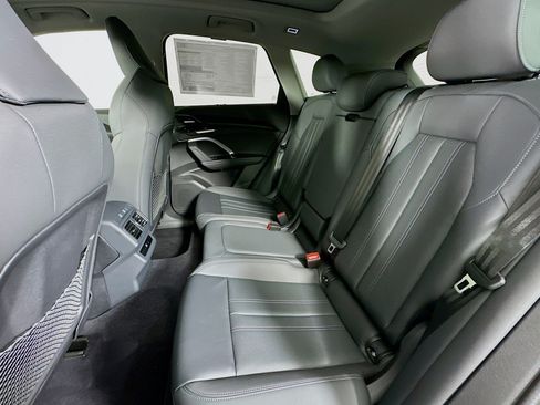 New 2025 Audi Q5 Premium AWD/4WD image 9