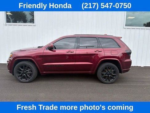 Used 2018 Jeep Grand Cherokee Altitude AWD/4WD image 4