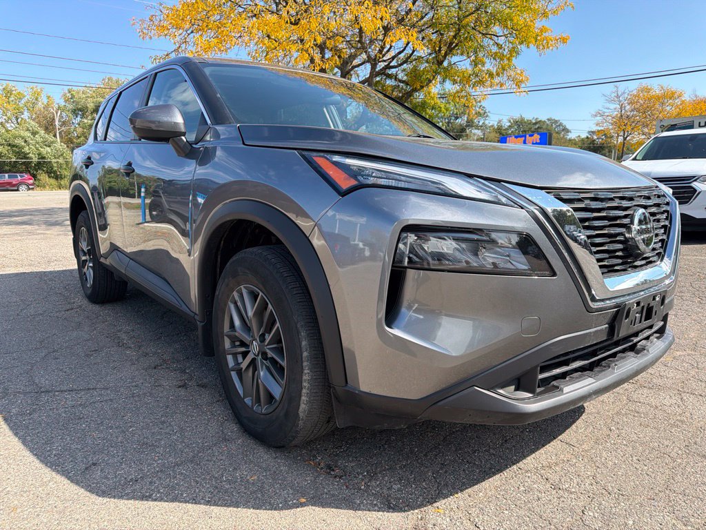Used 2021 Nissan Rogue S FWD image 3