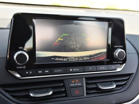 Used 2022 Nissan Altima 2.5 S FWD image 12
