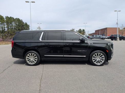 Used 2023 GMC Yukon XL Denali w/ Denali Reserve Package image 3