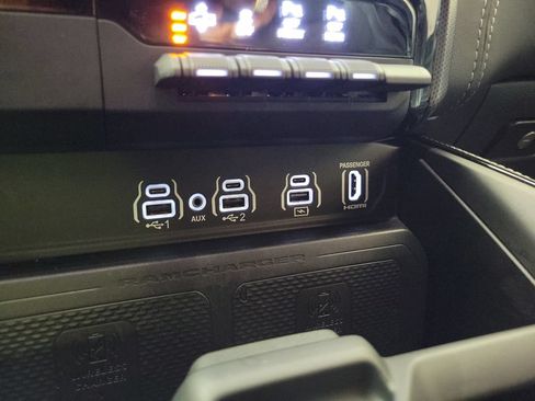 Used 2025 RAM 1500 Limited AWD/4WD image 23