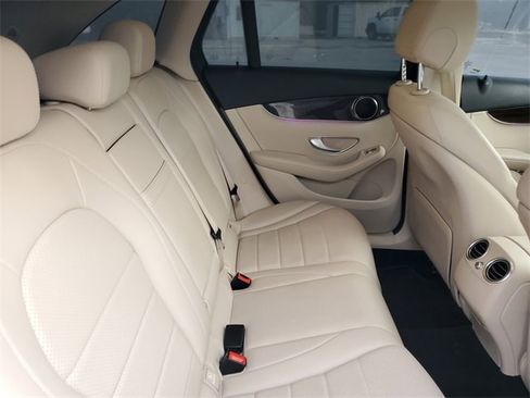 Used 2022 Mercedes-Benz GLC 300 image 33