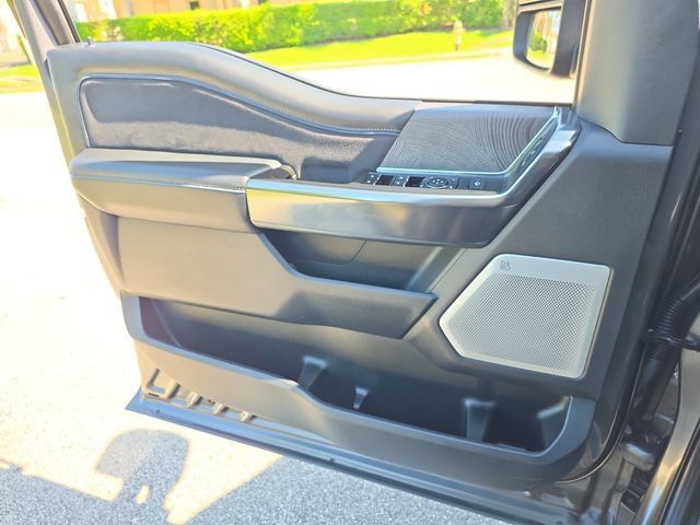 Used 2025 Ford F350 Platinum w/ FX4 Off-Road Package AWD/4WD image 18