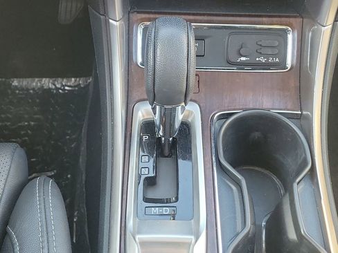 Used 2022 Subaru Ascent Touring w/ Popular Package #2A image 38