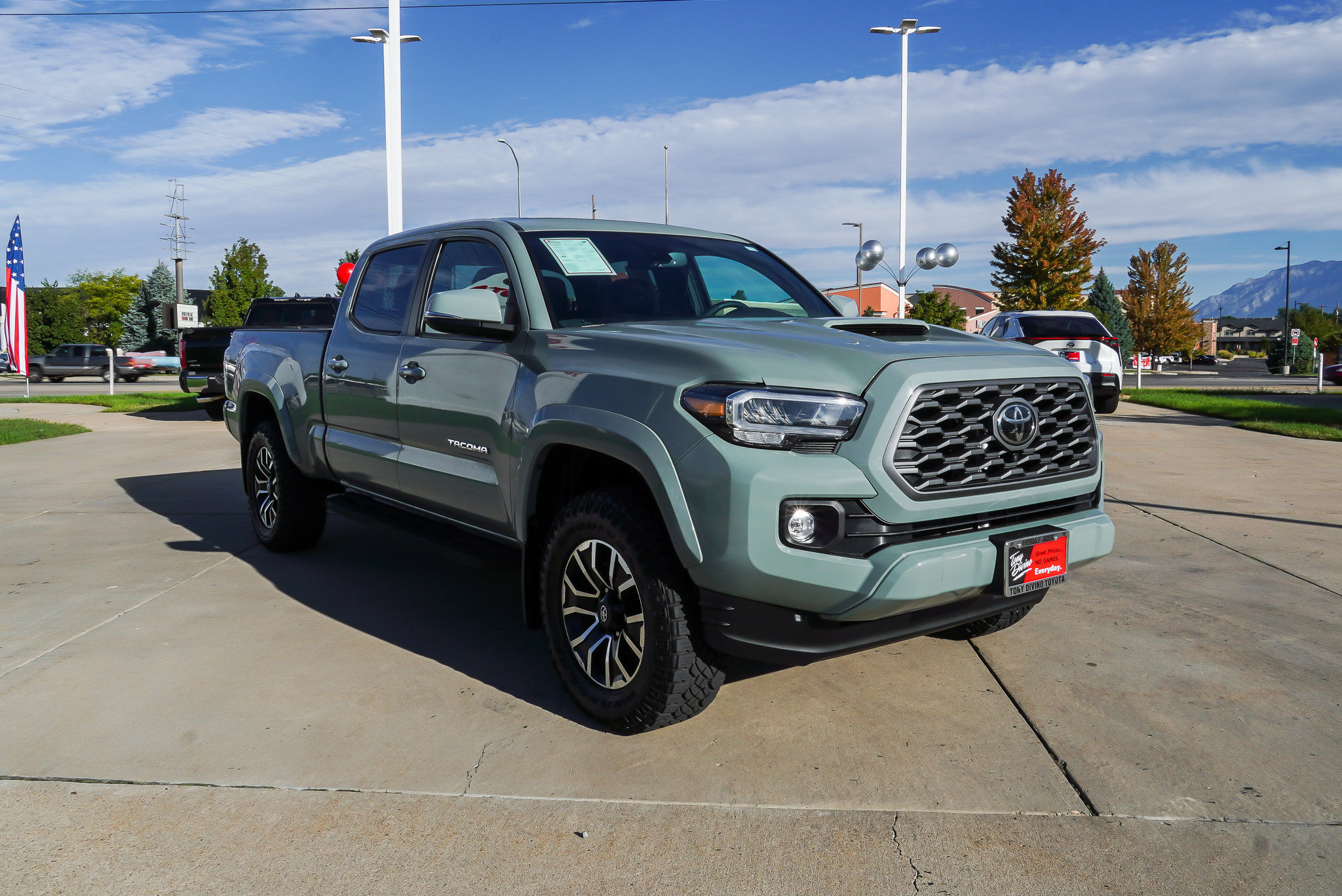 Certified 2023 Toyota Tacoma TRD Sport w/ TRD Premium Sport Package AWD/4WD image 2