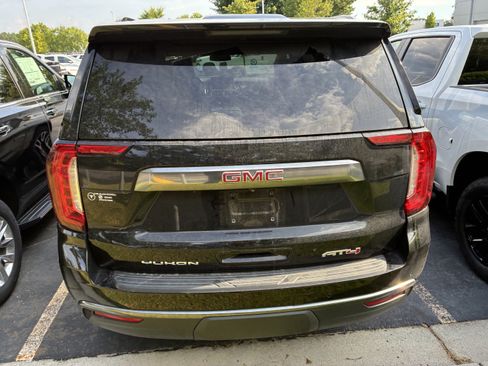 Used 2024 GMC Yukon AT4 AWD/4WD image 7
