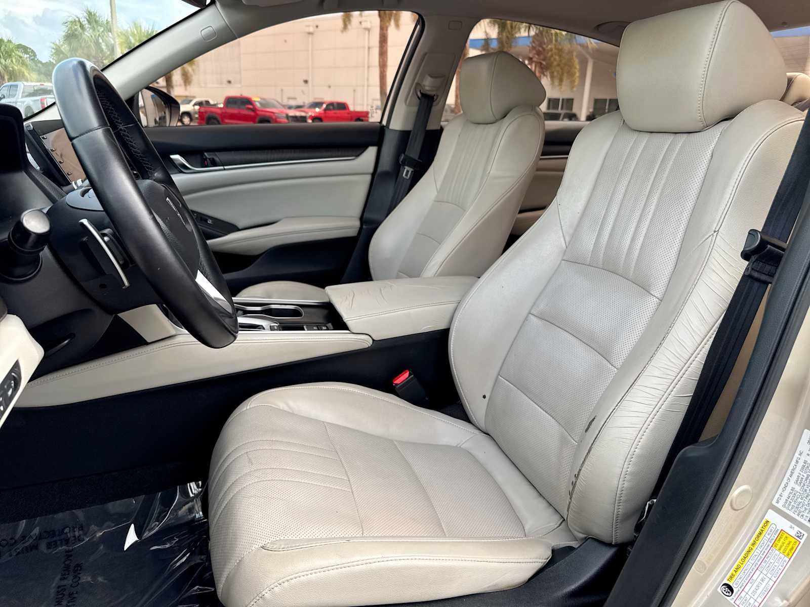 Used 2018 Honda Accord Touring image 13