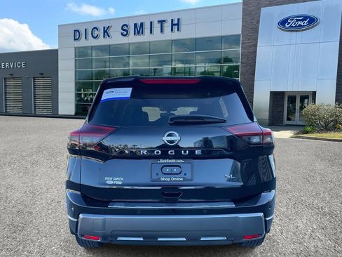 Used 2024 Nissan Rogue SL w/ SL Premium Package image 5