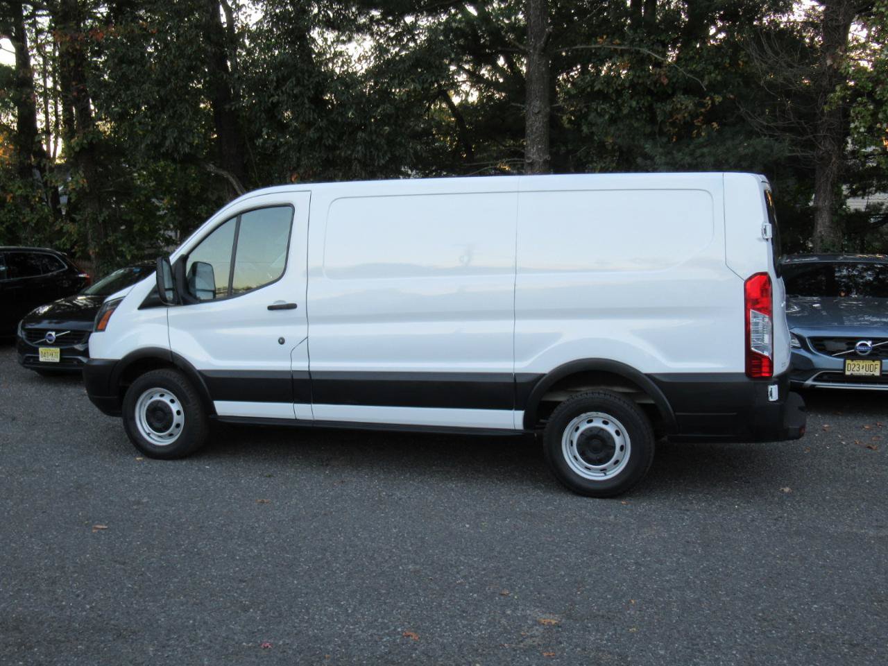 Used 2019 Ford Transit 150 130 Low Roof RWD image 3