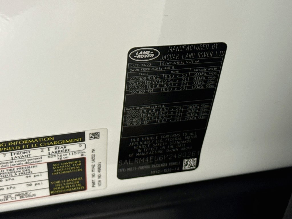 Used 2023 Land Rover Discovery HSE R-Dynamic AWD/4WD image 36