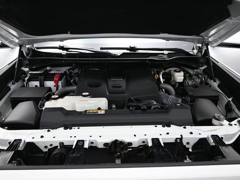 Used 2024 Toyota Tundra SR5 AWD/4WD image 28