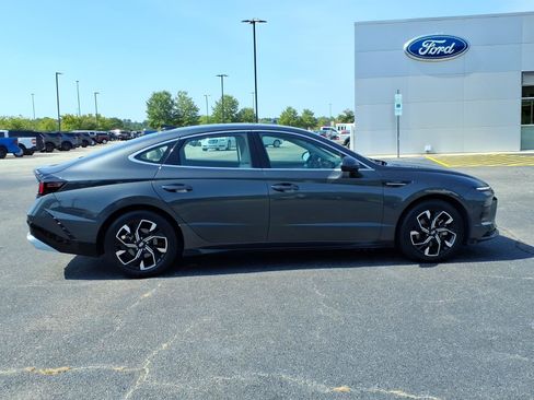 Used 2025 Hyundai Sonata SEL FWD image 26