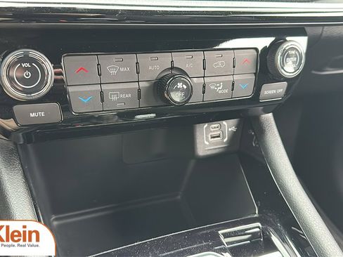 Used 2024 Jeep Compass Trailhawk image 22