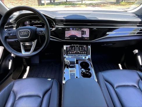 Used 2023 Audi Q8 Premium Plus AWD/4WD image 7