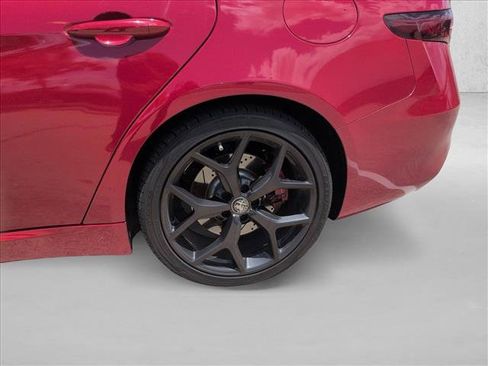 Used 2020 Alfa Romeo Giulia w/ Nero Edizione RWD image 20
