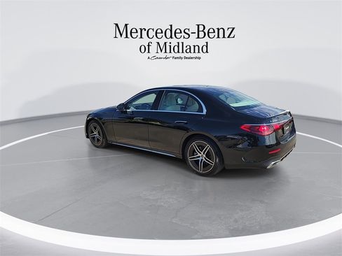 Used 2025 Mercedes-Benz E 350 4MATIC Sedan image 6