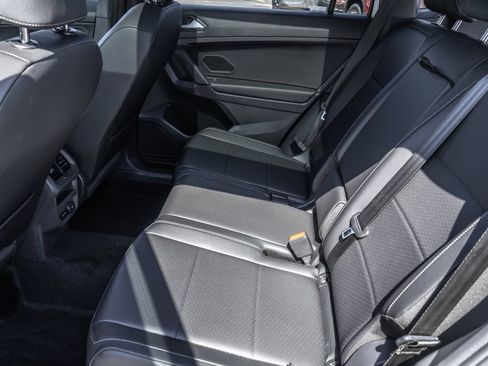 Used 2019 Volkswagen Tiguan SEL Premium R-Line AWD/4WD image 28