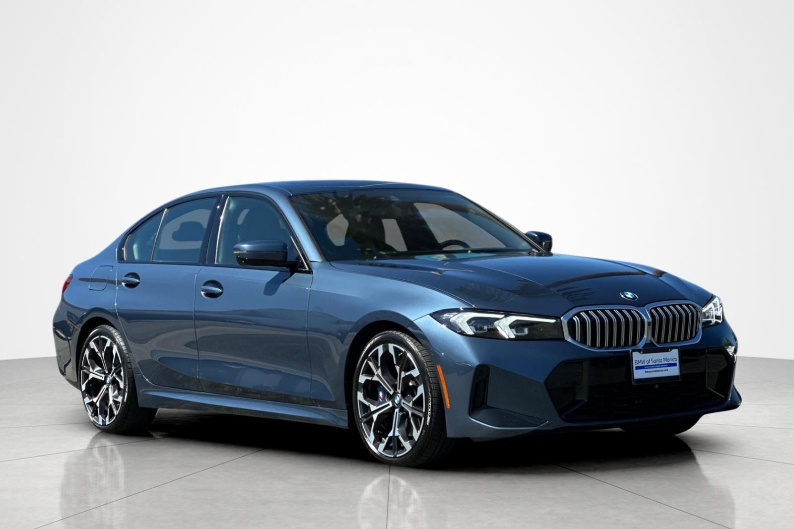Used 2026 BMW 330i Sedan w/ M Sport Package RWD image 7