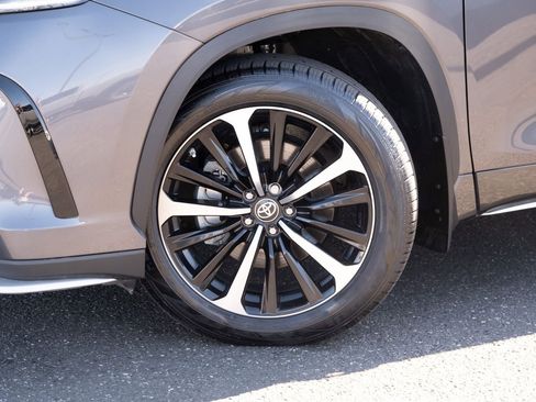 Used 2022 Toyota Highlander XSE image 24