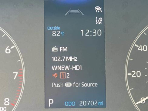 Certified 2023 Toyota Corolla Cross LE w/ Moonroof Package AWD/4WD image 40