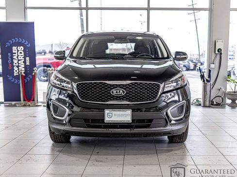 Used 2017 Kia Sorento L image 2