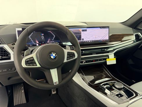 New 2026 BMW X5 xDrive40i w/ M Sport Package AWD/4WD image 4