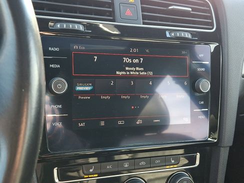 Used 2019 Volkswagen GTI SE image 17