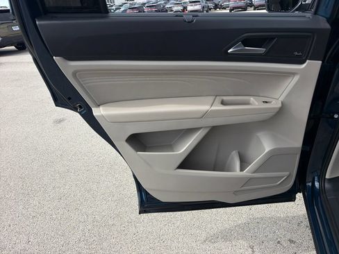 Certified 2023 Volkswagen Atlas SEL Premium AWD/4WD image 24