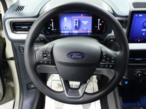 New 2025 Ford Maverick XLT FWD image 17