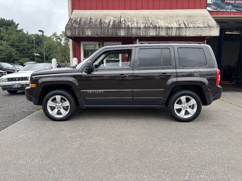 Used 2014 Jeep Patriot Latitude AWD/4WD image 2