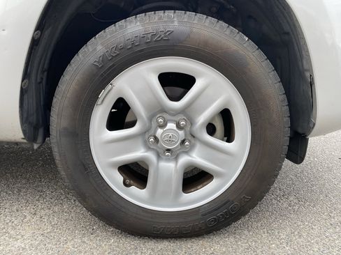 Used 2012 Toyota RAV4 4WD V6 w/ Tow Prep Pkg image 10