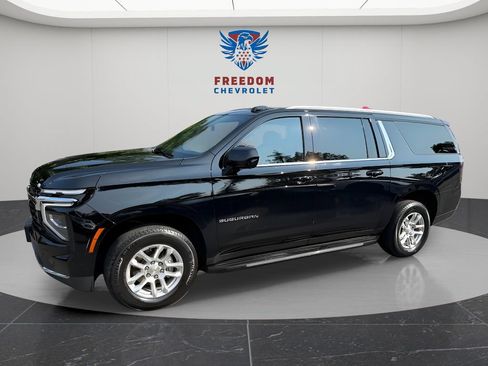 Used 2025 Chevrolet Suburban LS AWD/4WD image 2