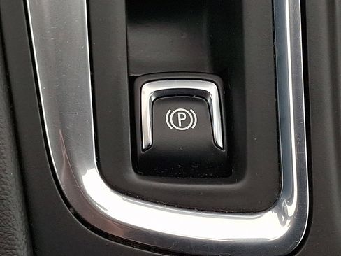 Used 2023 Chevrolet Equinox LT AWD/4WD image 26