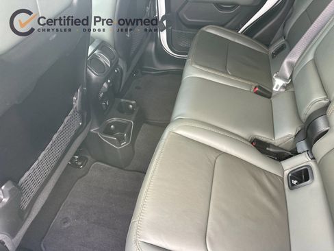 Certified 2024 Jeep Gladiator Mojave AWD/4WD image 13