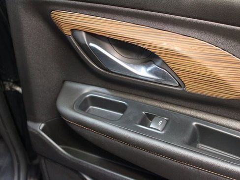 Used 2021 GMC Terrain SLE image 10