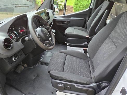 Used 2019 Mercedes-Benz Sprinter 144 image 20