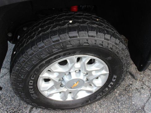 Used 2023 Chevrolet Silverado 2500 LT image 5