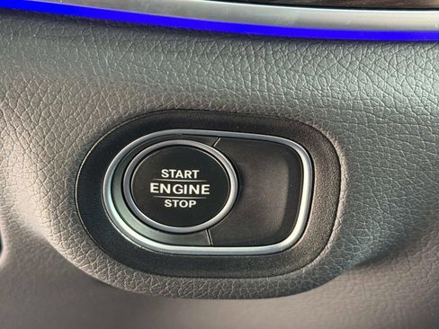 Used 2025 Mercedes-Benz GLE 450e 4MATIC image 53