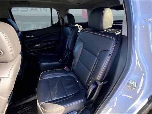 Used 2022 GMC Acadia AT4 w/ Technology Package image 19