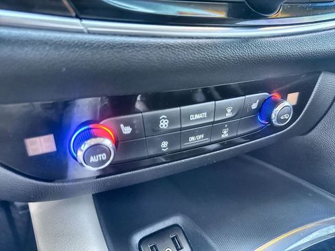 Used 2019 Chevrolet Traverse RS AWD/4WD image 19