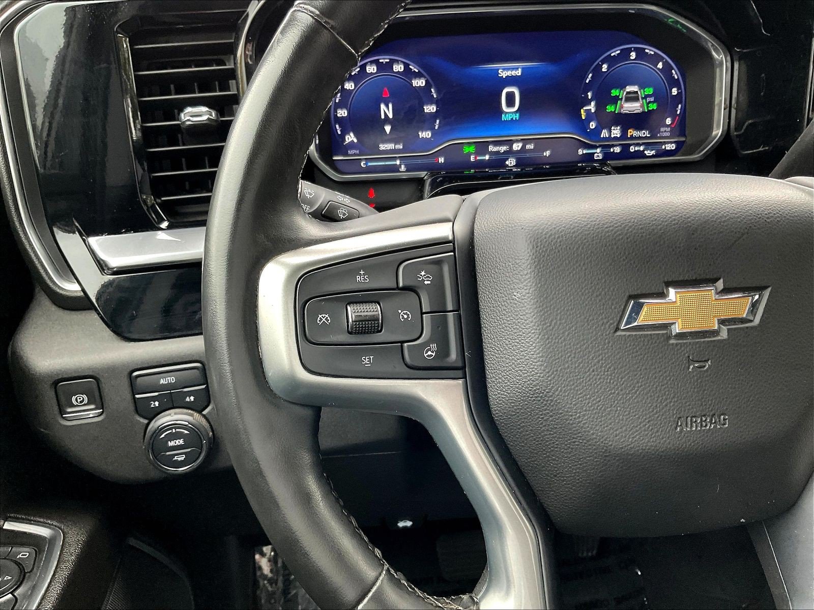 Used 2023 Chevrolet Silverado 1500 LT AWD/4WD image 15