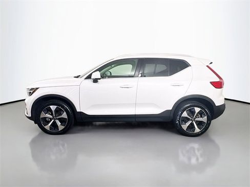 Used 2023 Volvo XC40 B5 Plus w/ Driver Assist Package image 6