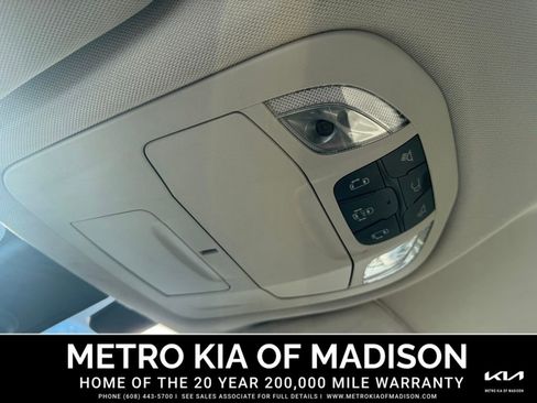 Used 2017 Chrysler Pacifica Touring-L image 24