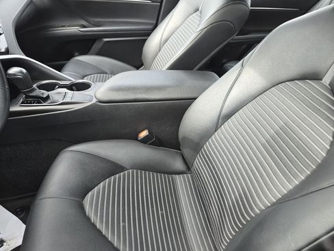 Used 2023 Toyota Camry SE w/ Convenience Package FWD image 20