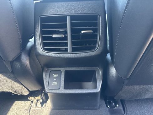 Used 2024 Kia Seltos S AWD/4WD image 17