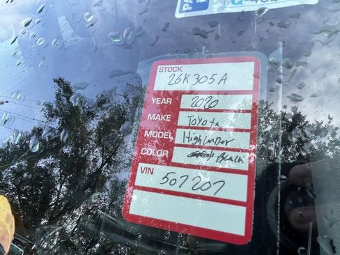 Used 2020 Toyota Highlander XLE image 5