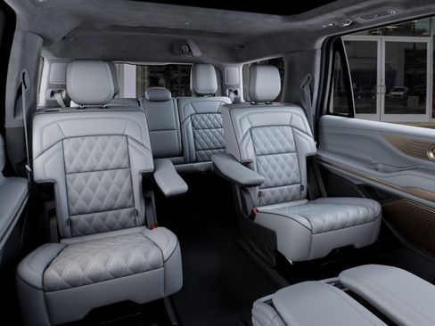New 2027 Lincoln Navigator Black Label AWD/4WD image 11